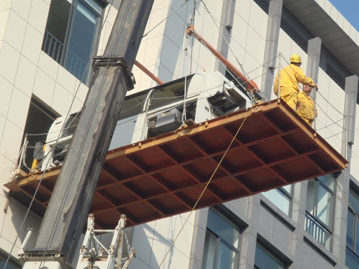 無錫設備吊裝搬運廠家提醒你怎樣避免高空墜落？